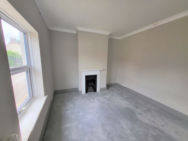 3 bed house to rent in Huish, Yeovil 3