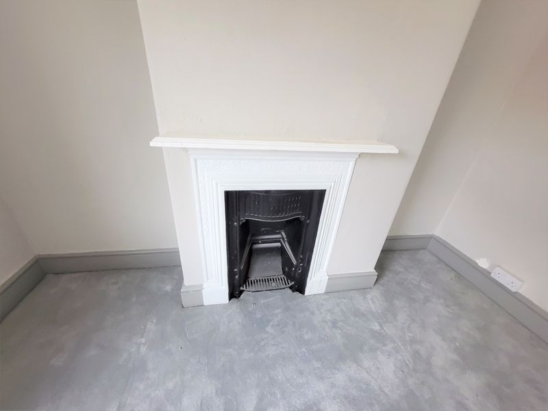 3 bed house to rent in Huish, Yeovil 7