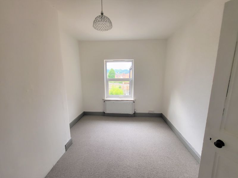 3 bed house to rent in Huish, Yeovil 8