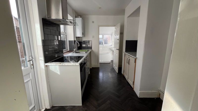 3 bed house to rent in Huish, Yeovil 11