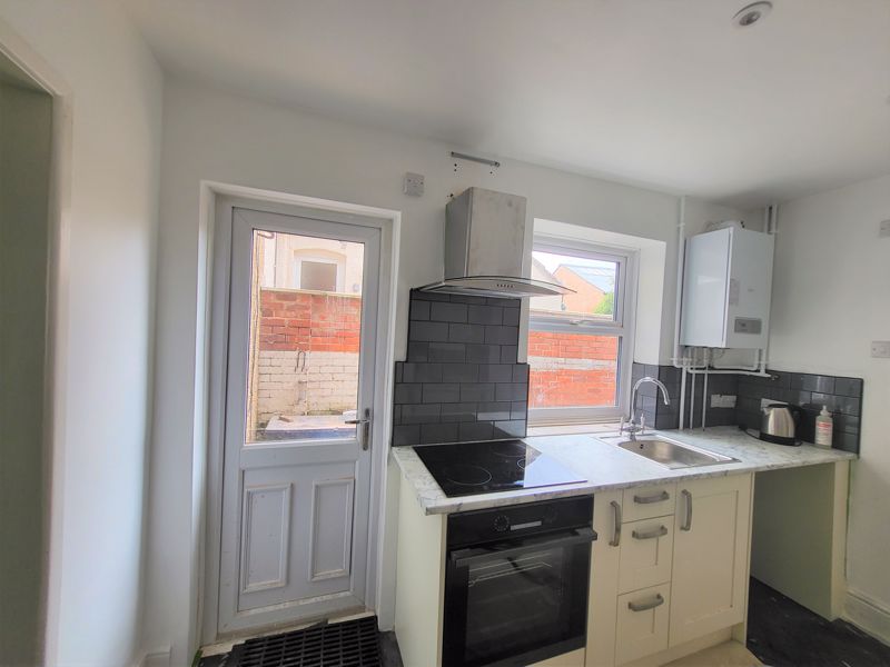 3 bed house to rent in Huish, Yeovil  - Property Image 2