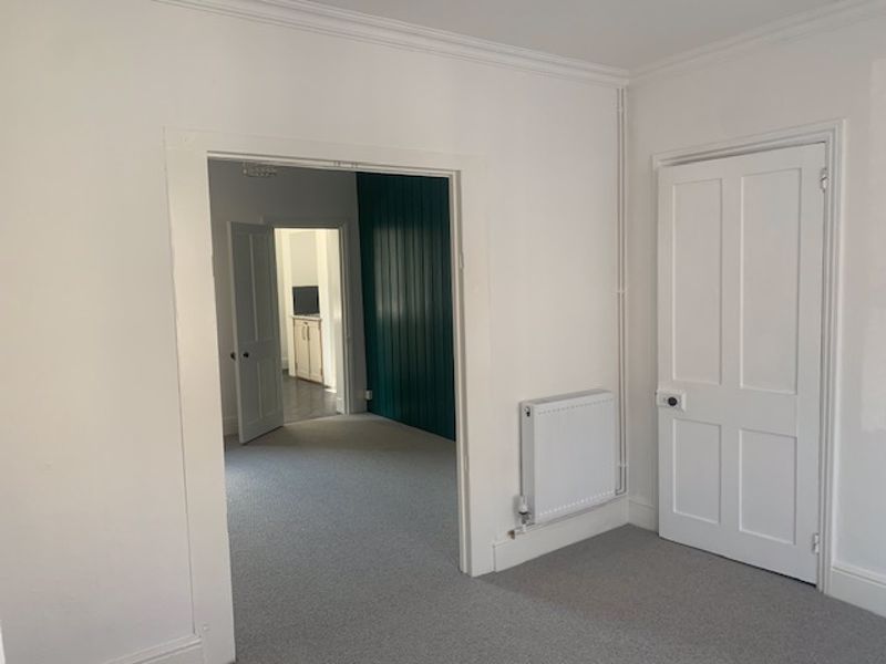 3 bed house to rent in Huish, Yeovil 10