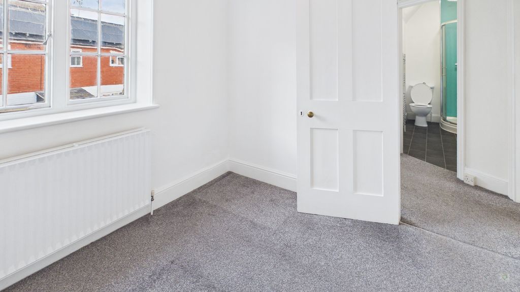 1 bed to rent, South Petherton 6