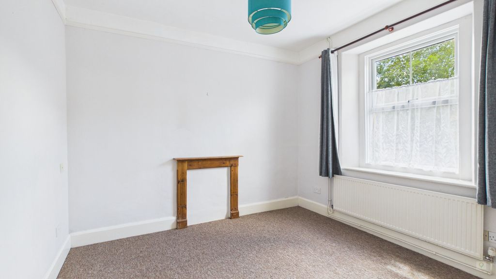 2 bed cottage to rent in Queen Street, Tintinhull 3