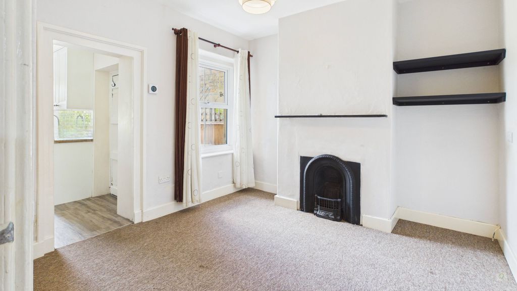 2 bed cottage to rent in Queen Street, Tintinhull 2