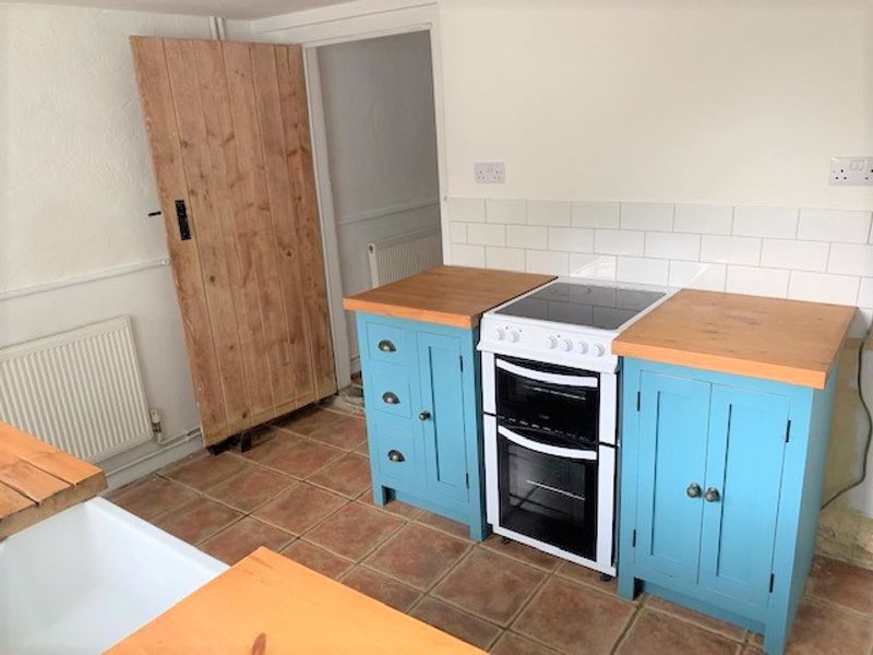 2 bed cottage to rent in Compton Road, South Petherton 2