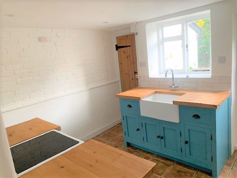 2 bed cottage to rent in Compton Road, South Petherton 1