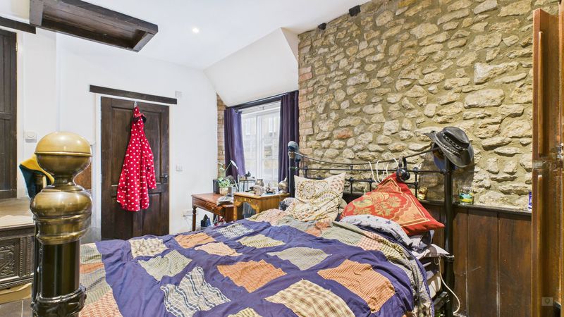 1 bed to rent in Market Square, Crewkerne 2