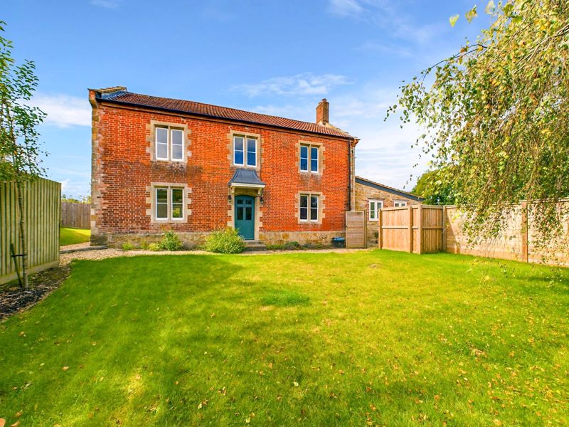 3 bed house for sale in Merriott Road, South Petherton, TA13