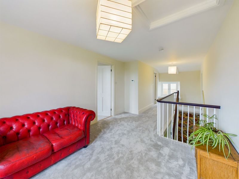 3 bed house for sale in Merriott Road, South Petherton 10