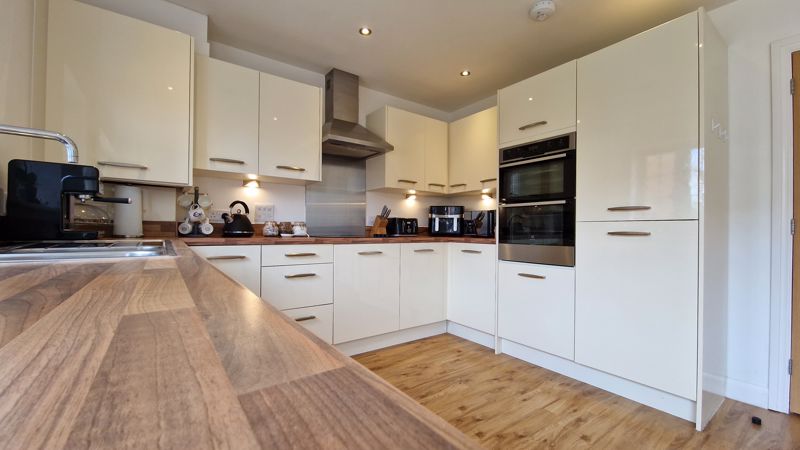 4 bed house for sale in Long Orchard Way, Martock 2