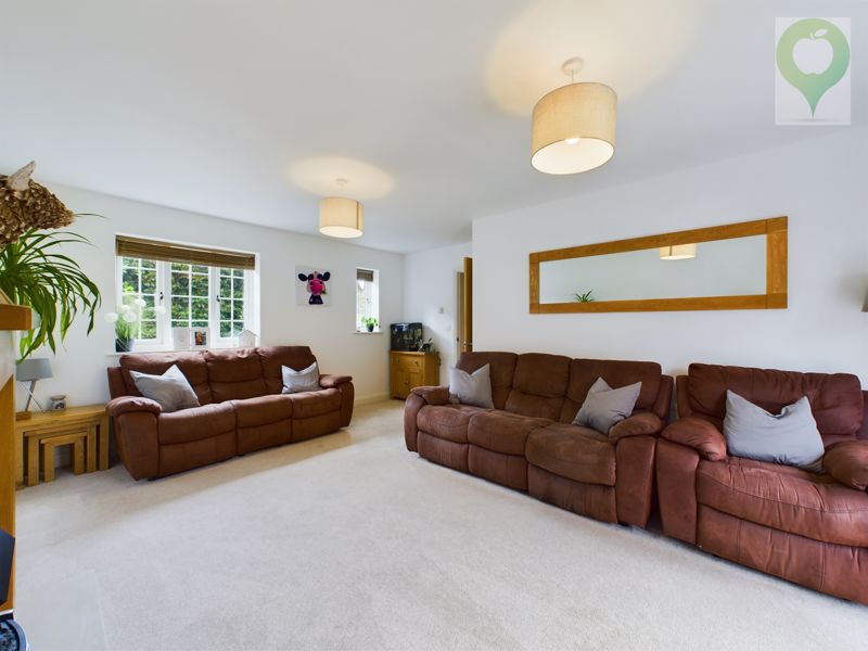 4 bed house for sale in Long Orchard Way, Martock  - Property Image 9