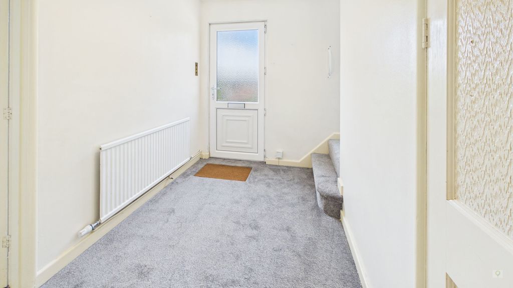 3 bed house to rent in Petters Way, Yeovil 9
