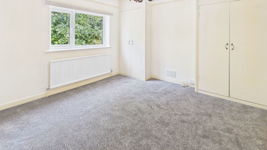 3 bed house to rent in Petters Way, Yeovil  - Property Image 6