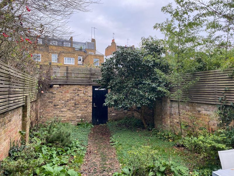 5 bed to rent in Maxwell Road, London  - Property Image 17