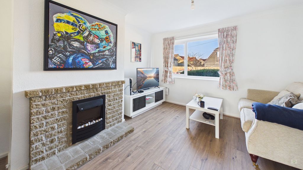 2 bed house to rent in Highfield Terrace, Bower Hinton 1