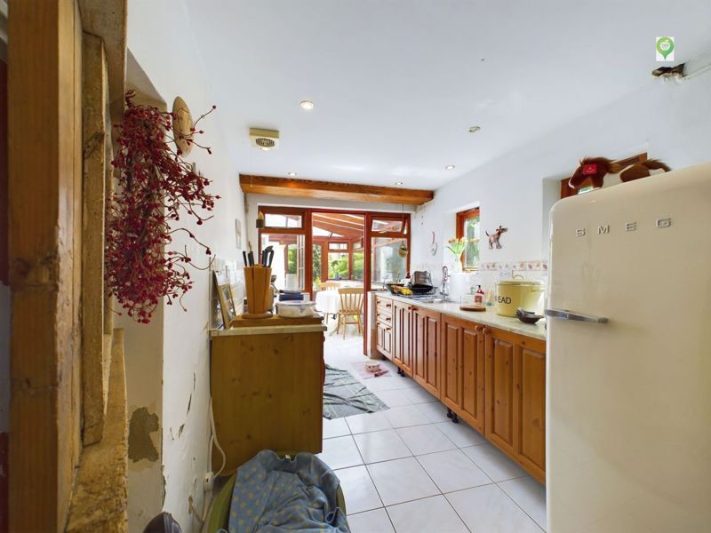 2 bed cottage for sale in Owl Street, East Lambrook 5