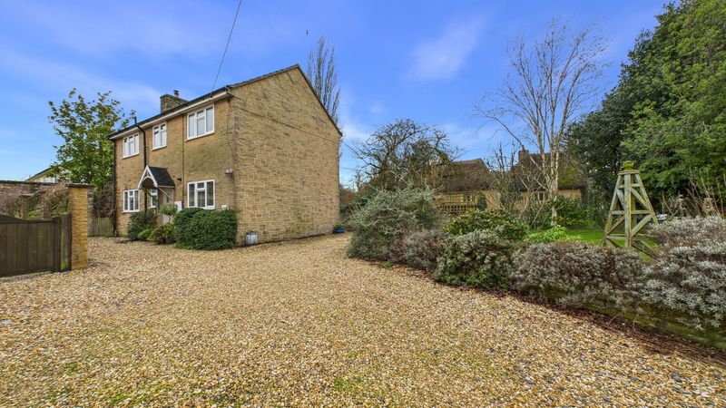 3 bed house for sale in Merriott Road, Hinton St. George - Property Image 1