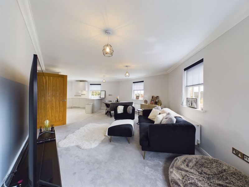 2 bed for sale in Shepherd Court, Yeovil  - Property Image 5