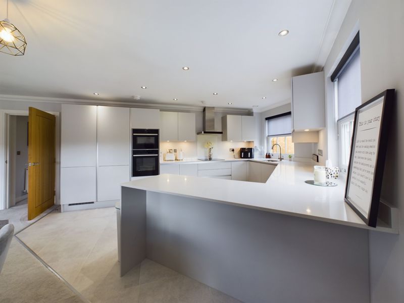 2 bed for sale in Shepherd Court, Yeovil  - Property Image 3