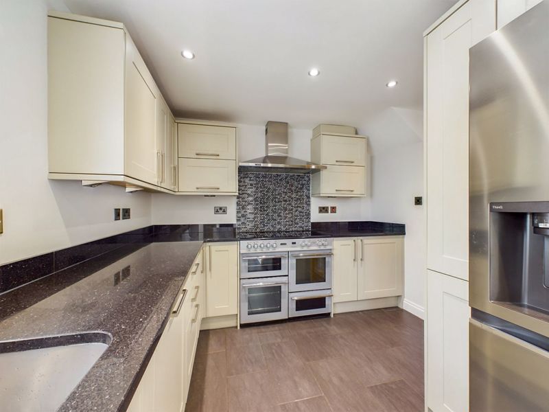 2 bed house to rent in Westend View, South Petherton 2