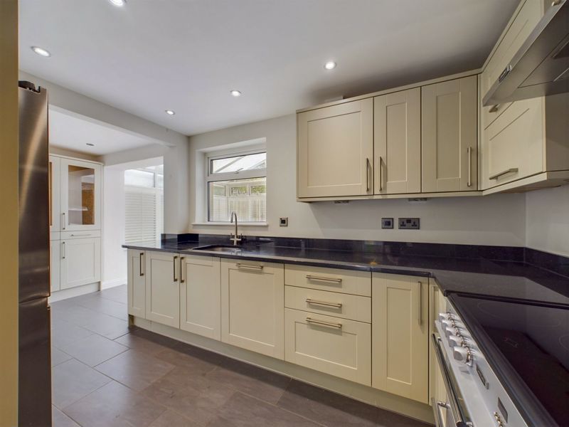 2 bed house to rent in Westend View, South Petherton 3