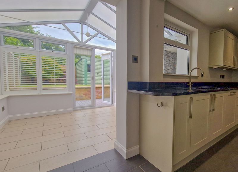 2 bed house to rent in Westend View, South Petherton 4