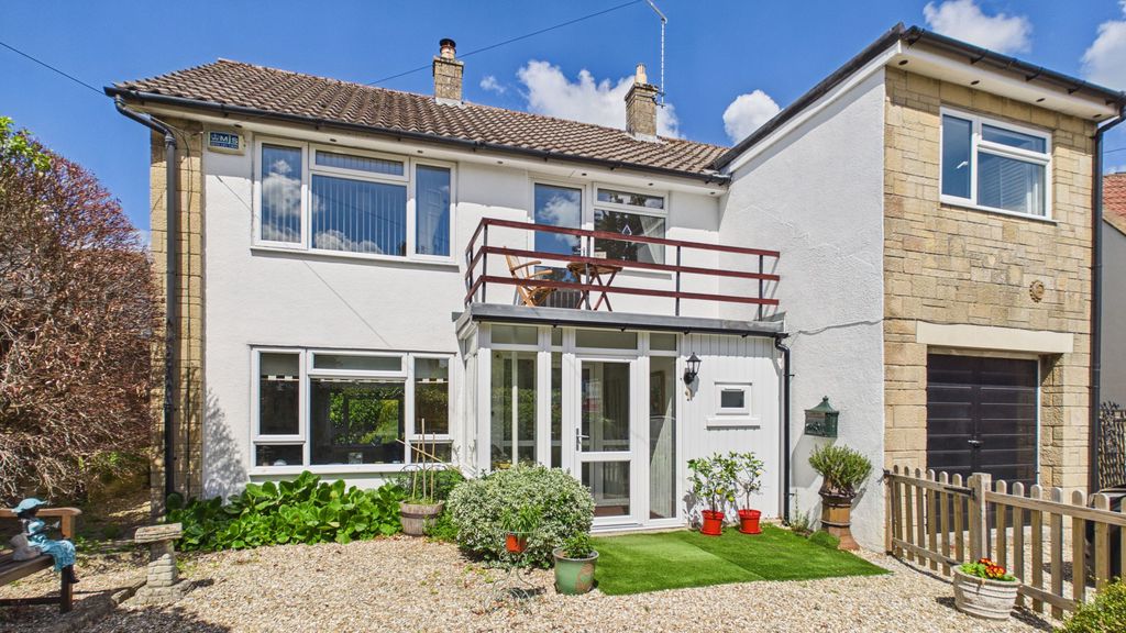 4 bed house for sale in Swallowcliffe Gardens, Yeovil  - Property Image 1