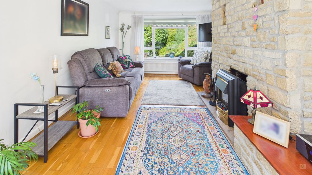 4 bed house for sale in Swallowcliffe Gardens, Yeovil  - Property Image 10
