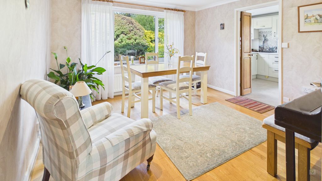 4 bed house for sale in Swallowcliffe Gardens, Yeovil  - Property Image 3