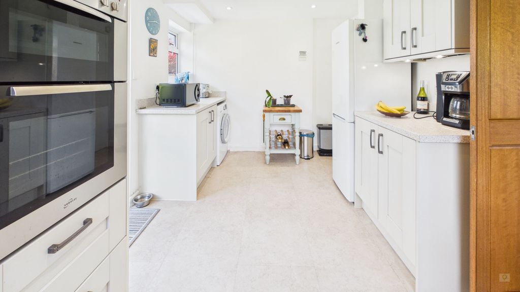 4 bed house for sale in Swallowcliffe Gardens, Yeovil 11