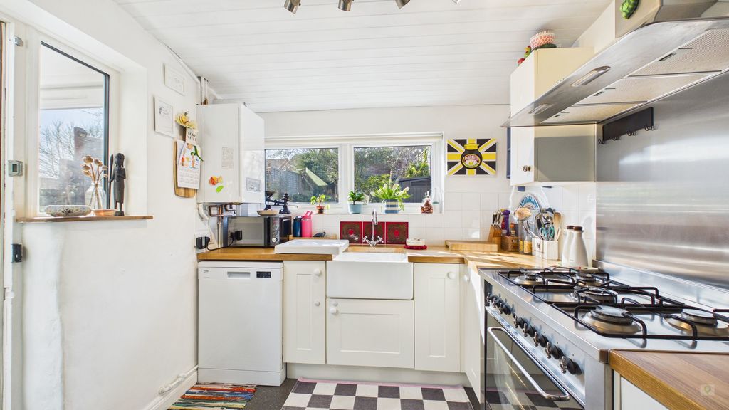 3 bed house for sale in Sherborne Road, Yeovil  - Property Image 4