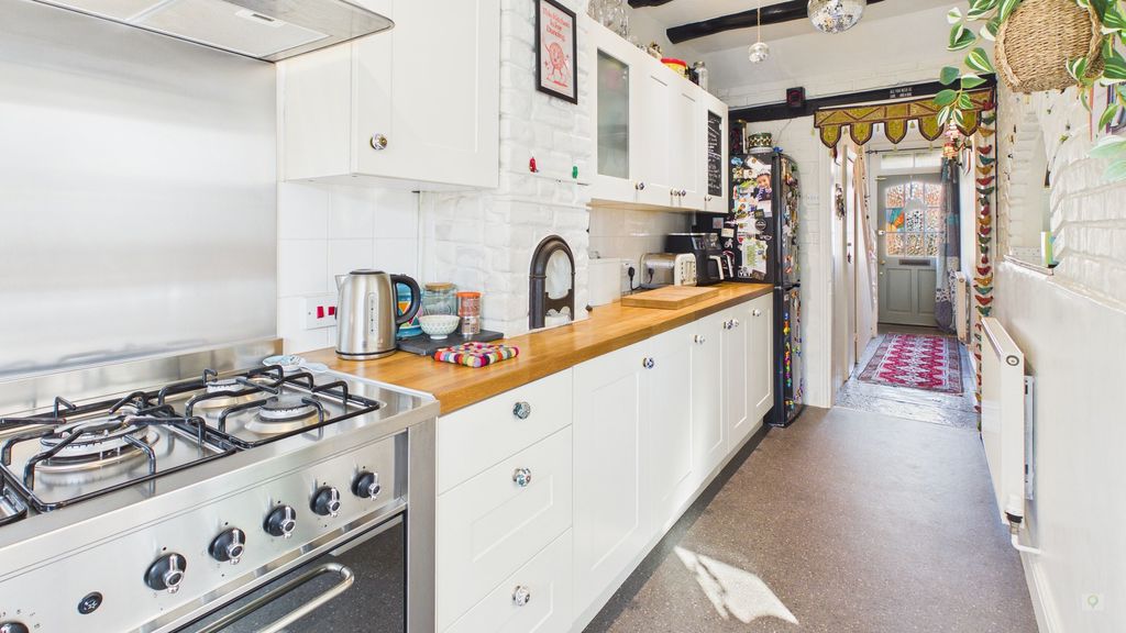 3 bed house for sale in Sherborne Road, Yeovil 12