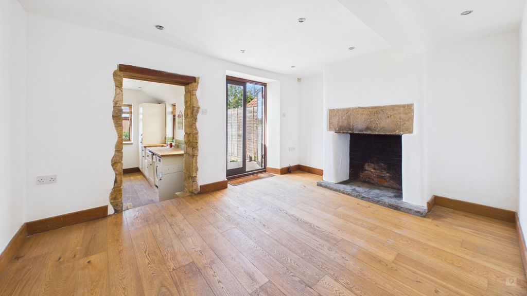 2 bed house for sale in High Street, Stoke-Sub-Hamdon 3
