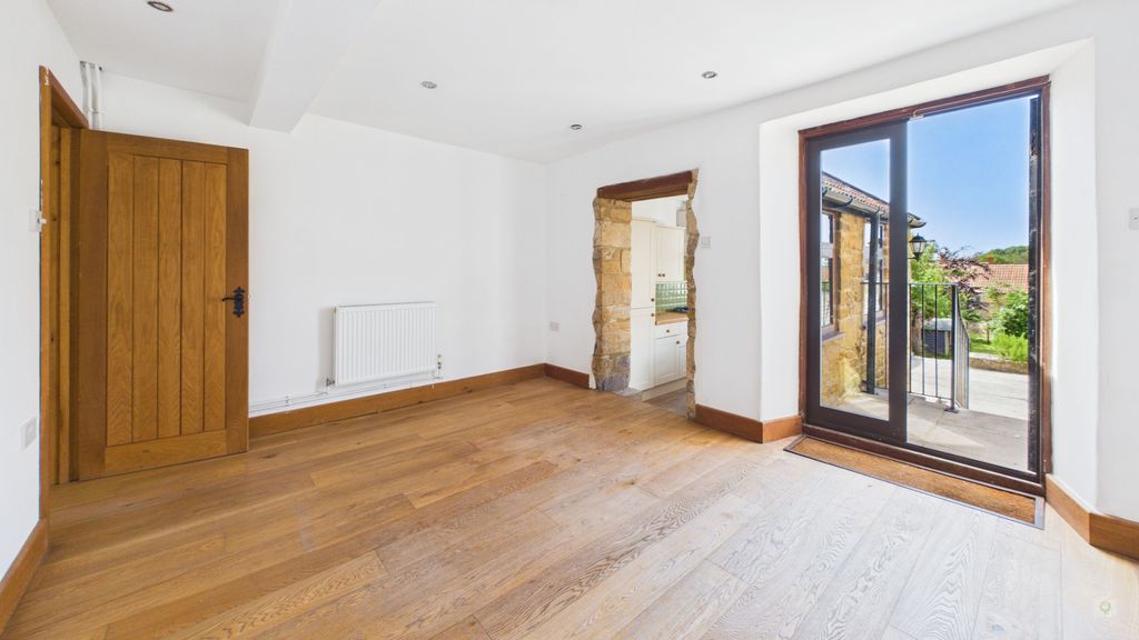 2 bed house for sale in High Street, Stoke-Sub-Hamdon  - Property Image 5