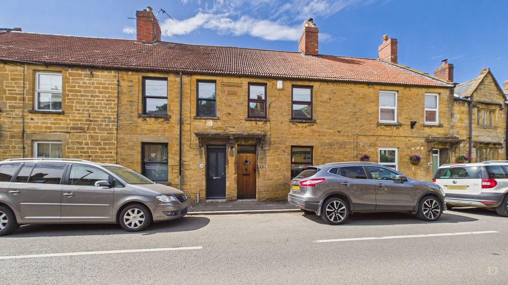 2 bed house for sale in High Street, Stoke-Sub-Hamdon - Property Image 1