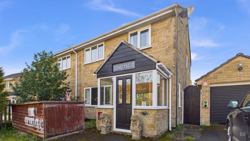 3 bed house to rent in West Street, South Petherton - Property Image 1