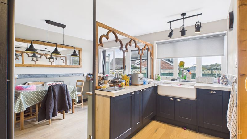 3 bed house to rent in West Street, South Petherton 3