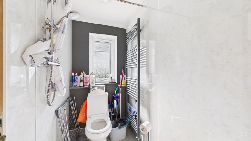 3 bed house to rent in West Street, South Petherton 9