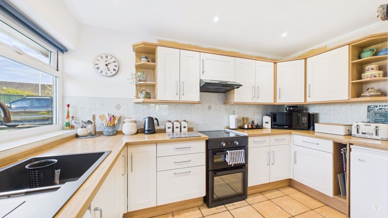 3 bed bungalow for sale in St. Osmund Close, Yetminster 11