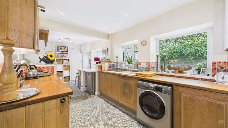 4 bed cottage for sale in Palmer Street, South Petherton 10