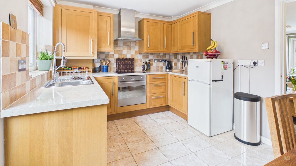 2 bed house for sale in Summerhouse View, Yeovil  - Property Image 2