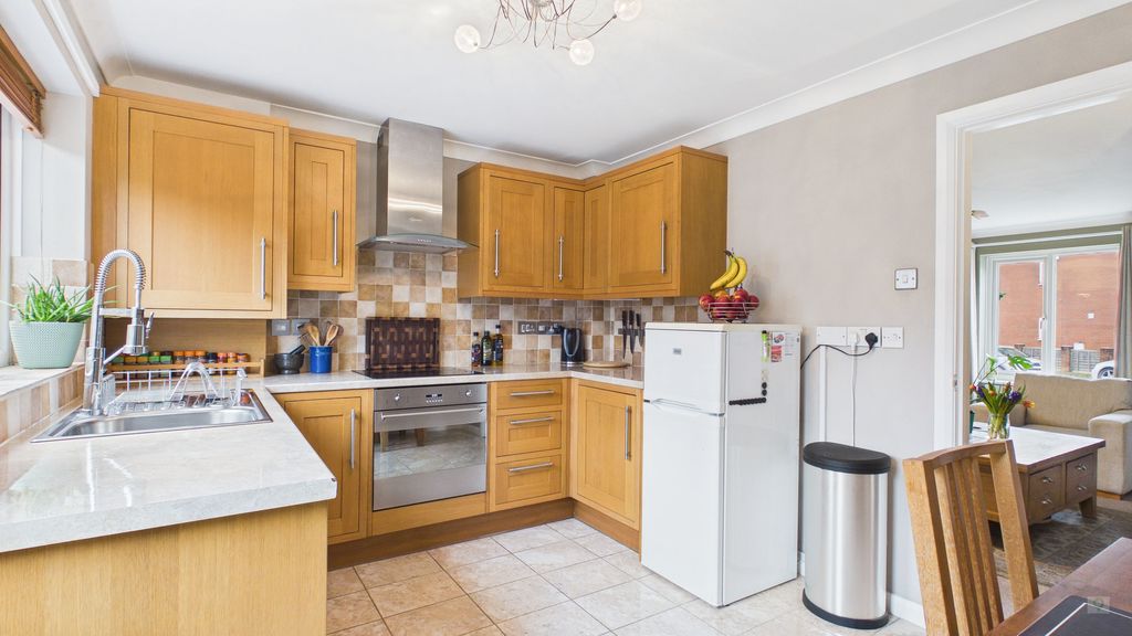 2 bed house for sale in Summerhouse View, Yeovil 9