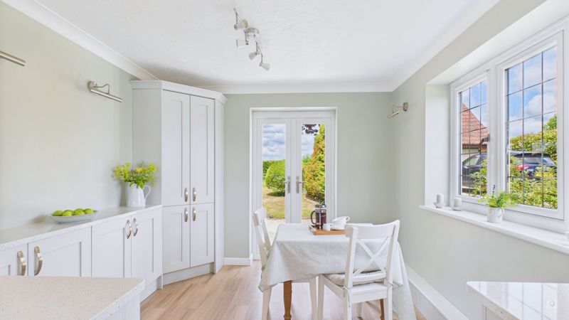 3 bed bungalow for sale in Hawthorn Hill, East Lambrook  - Property Image 6