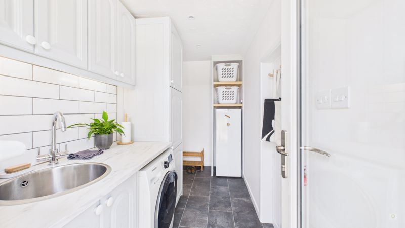 3 bed bungalow for sale in Hawthorn Hill, East Lambrook  - Property Image 10