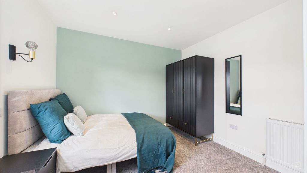 1 bed to rent in Sherborne Road, Yeovil 1