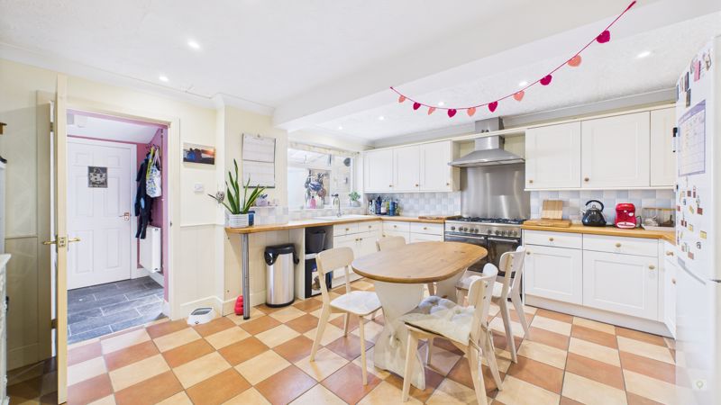 3 bed house for sale in Pitway, South Petherton  - Property Image 3