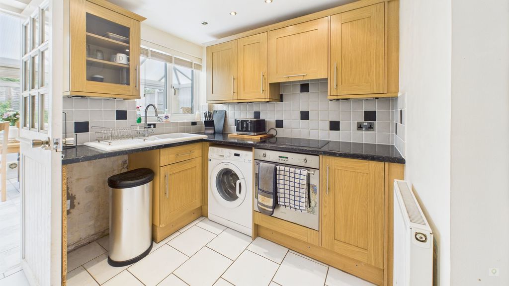 2 bed house for sale in Westend View, South Petherton  - Property Image 3