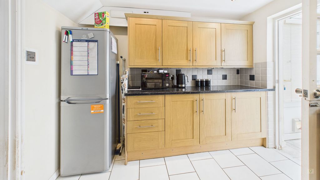 2 bed house for sale in Westend View, South Petherton 3