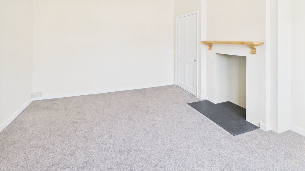 3 bed house to rent in West Street 9